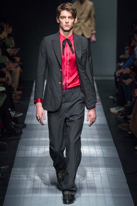 gucci moda uomo 2015|Gucci Fall 2015 Menswear Collection .